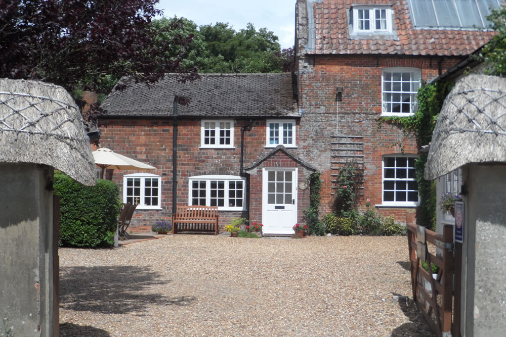 Entrance to Enford House Cottage